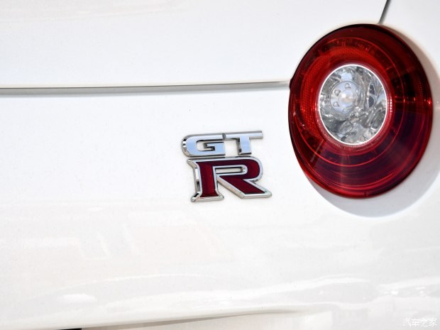 日产(进口) 日产GT-R 2015款 3.8T Nismo